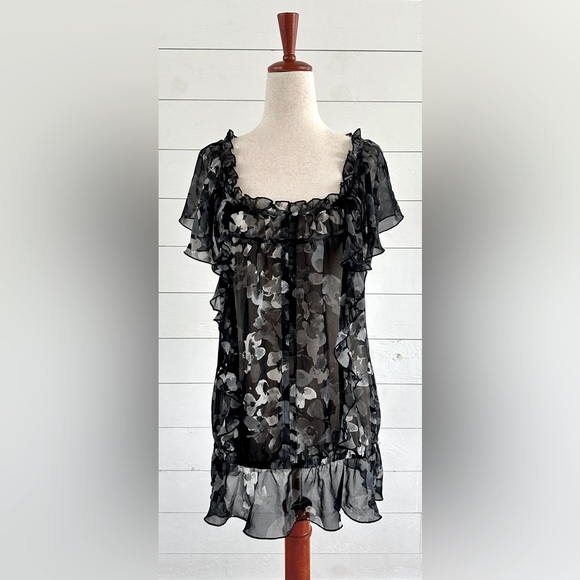 EXPRESS FLORAL RUFFLE TOP. SIZE LARGE - Picture 1 of 6